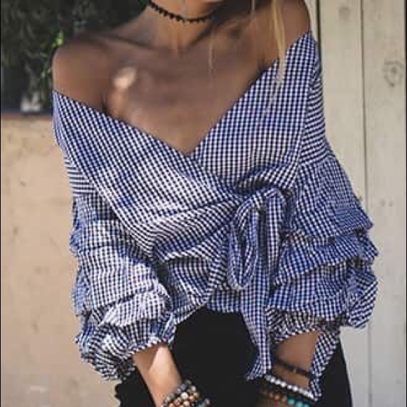 🆕Cassidy Gingham Puff Sleeve Wrap Top - Picture 4 of 8